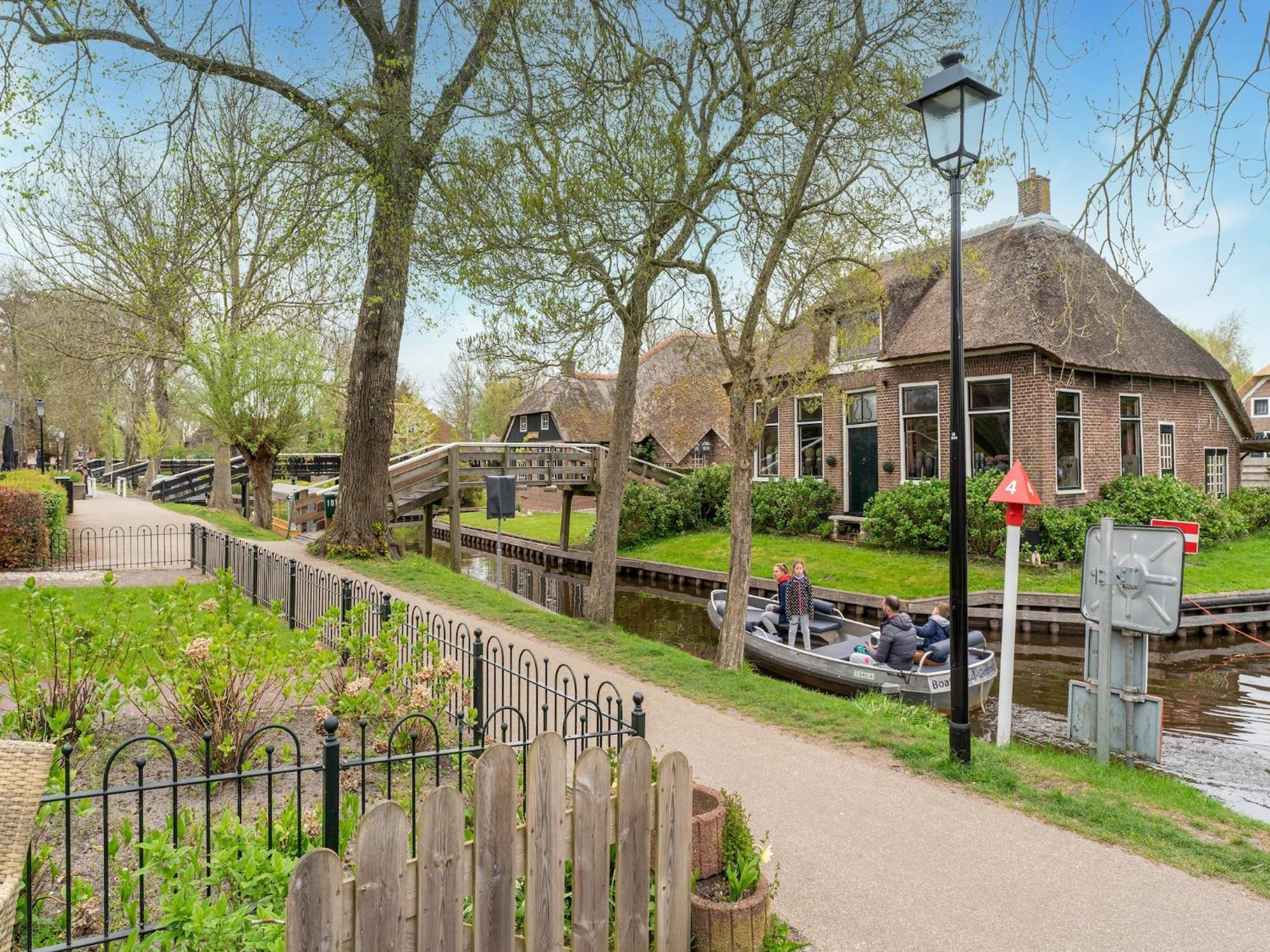Lodge In Giethoorn With Breakfast 외부 사진